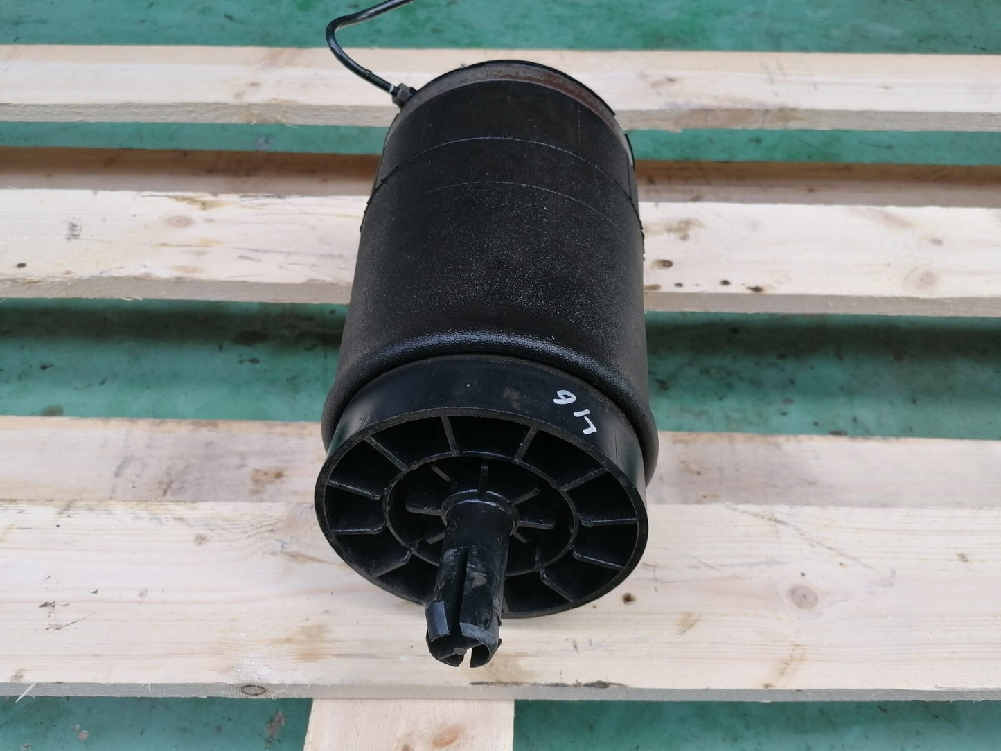 2018 LAND ROVER DISCOVERY 5 L462 REAR SUSPENSION AIR BAG A046 - Image 2