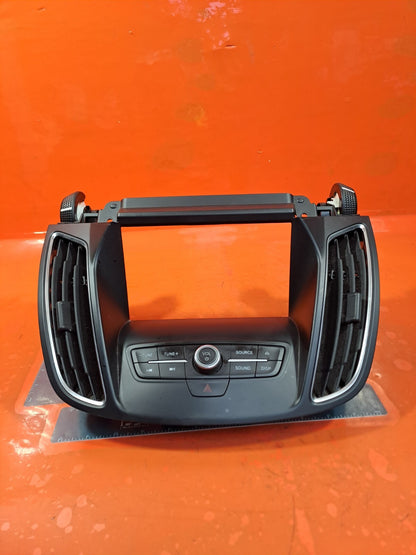 ✅FORD C-MAX ZETEC 1.0 PETROL 2018 RADIO FRAME SURROUND PANEL F1CB-R014L21-AFW - Image 1