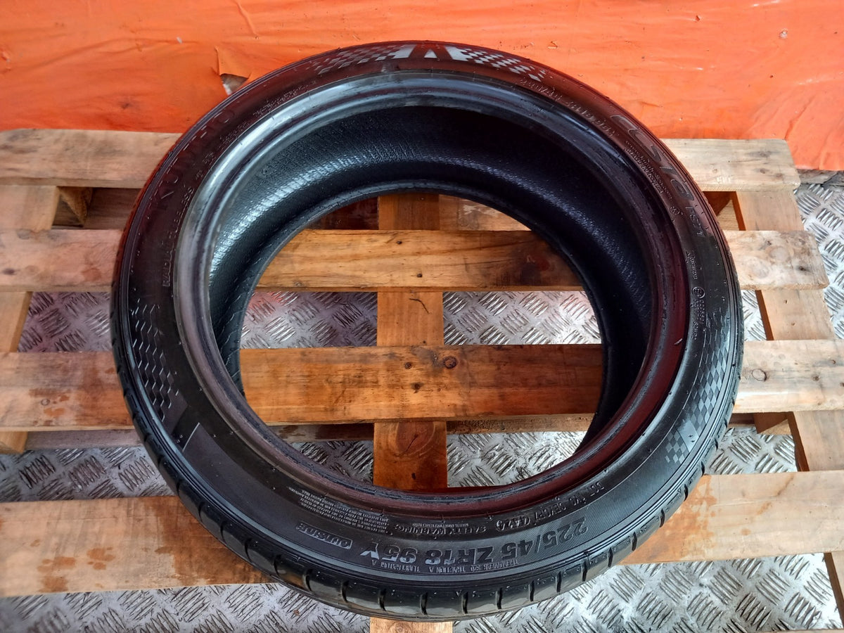 Kumho Ecsta Tyre 225/45 ZR18 6.8 mm Warranty xAA - Image 2