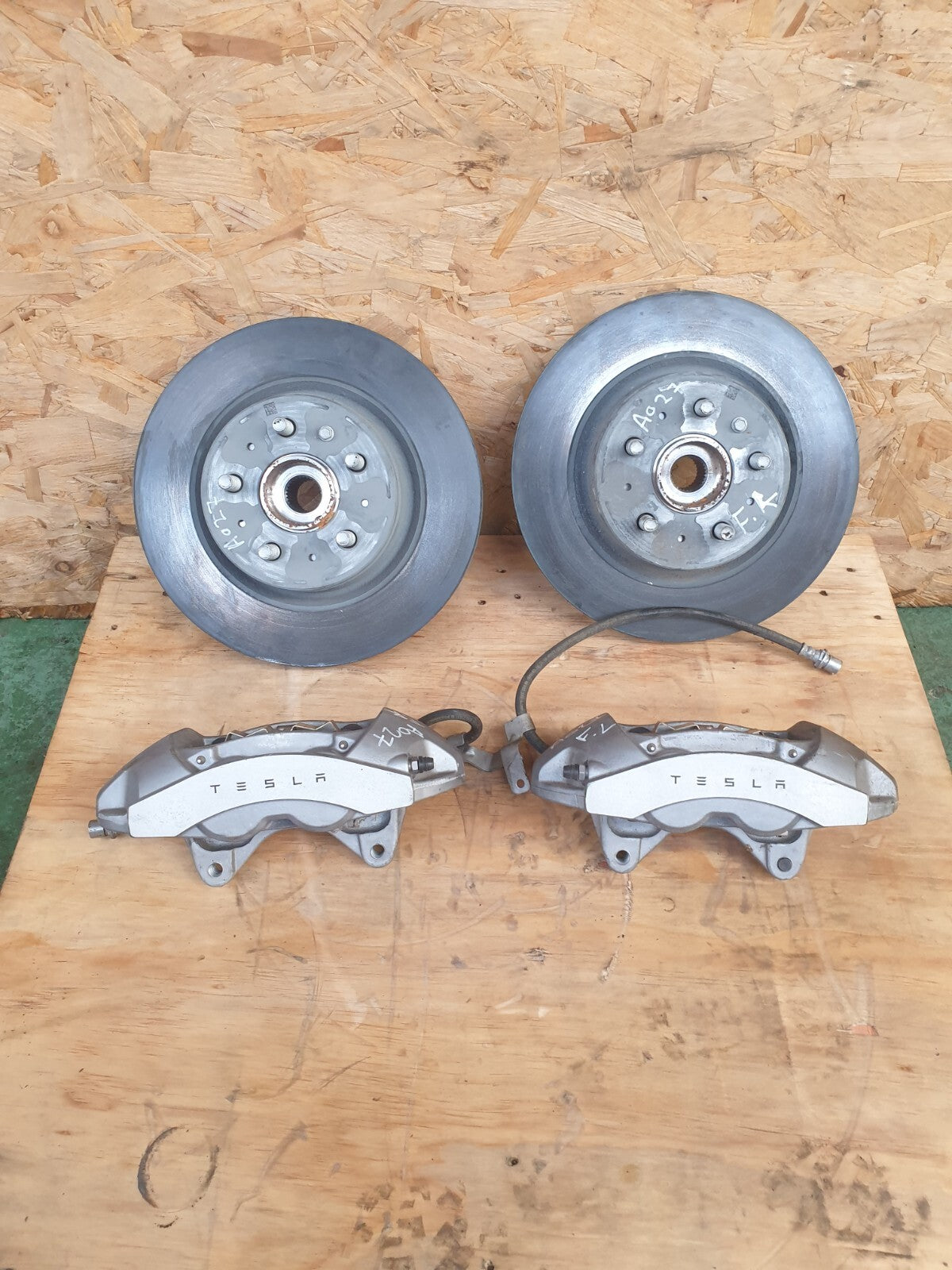 ✅TESLA Model 3 Long 2024 Front Left Right Hub Disc Caliper Set 1344621-00-A A207 - Image 2