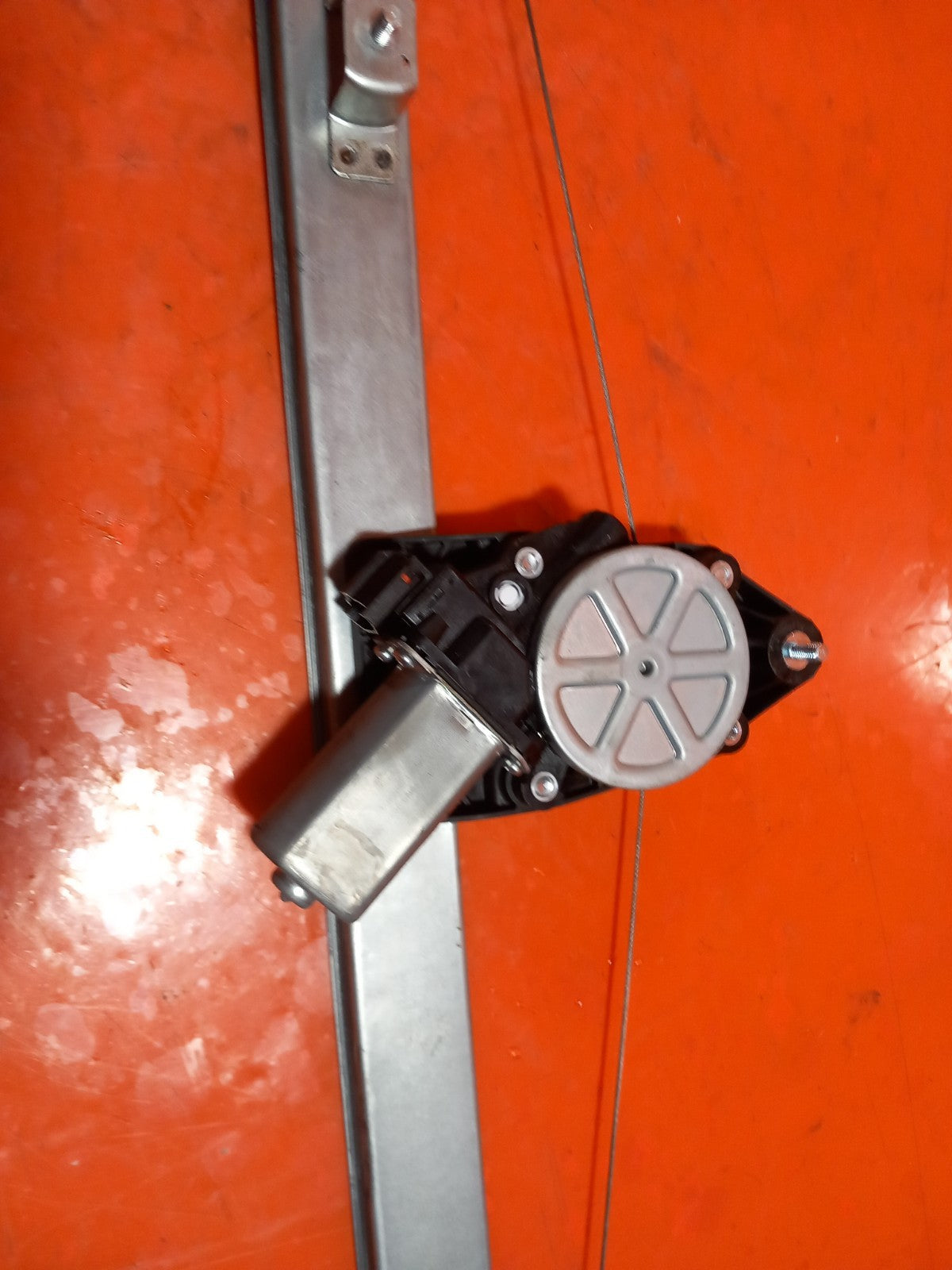 2023 Maxus Deliver 9 Front Left Door Window Regulator Warranty A425 - Image 3
