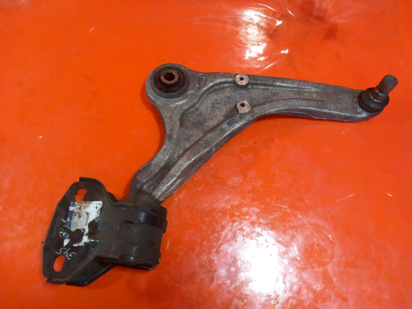 Ford Galaxy Zetec 2.0 Diesel 2019 Front Right Lower Control Arm 060646 Warranty  - Image 2