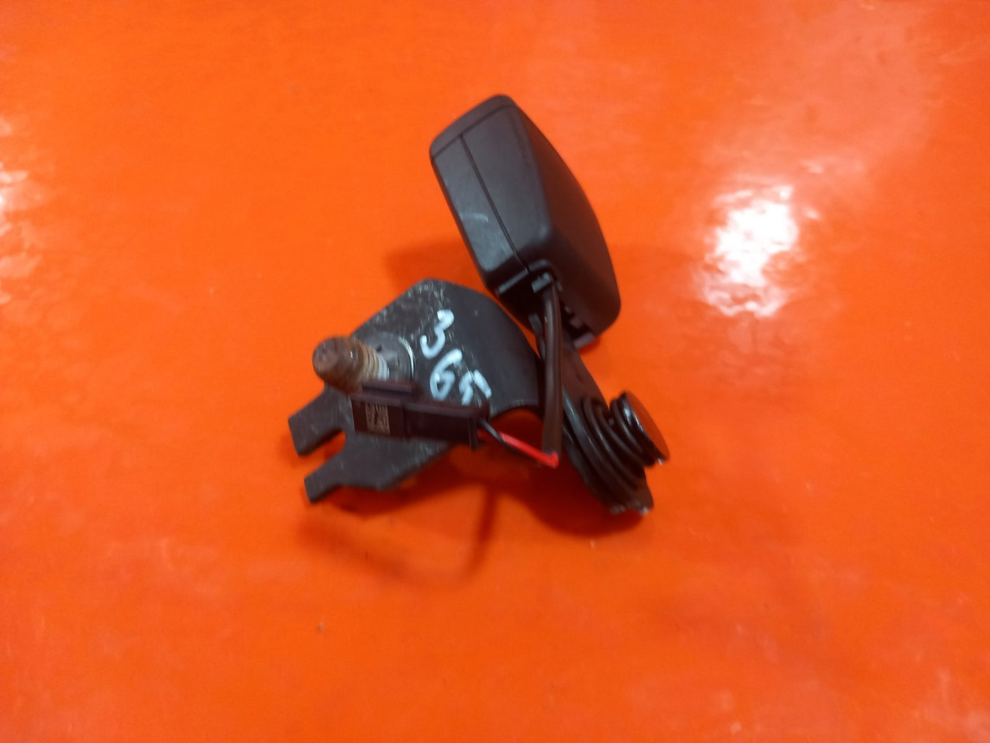 ebay-src:https://i.ebayimg.com/00/s/mtiwmfgxnjaw/z/p8caaeswxzrqmppv/$_57.jpg