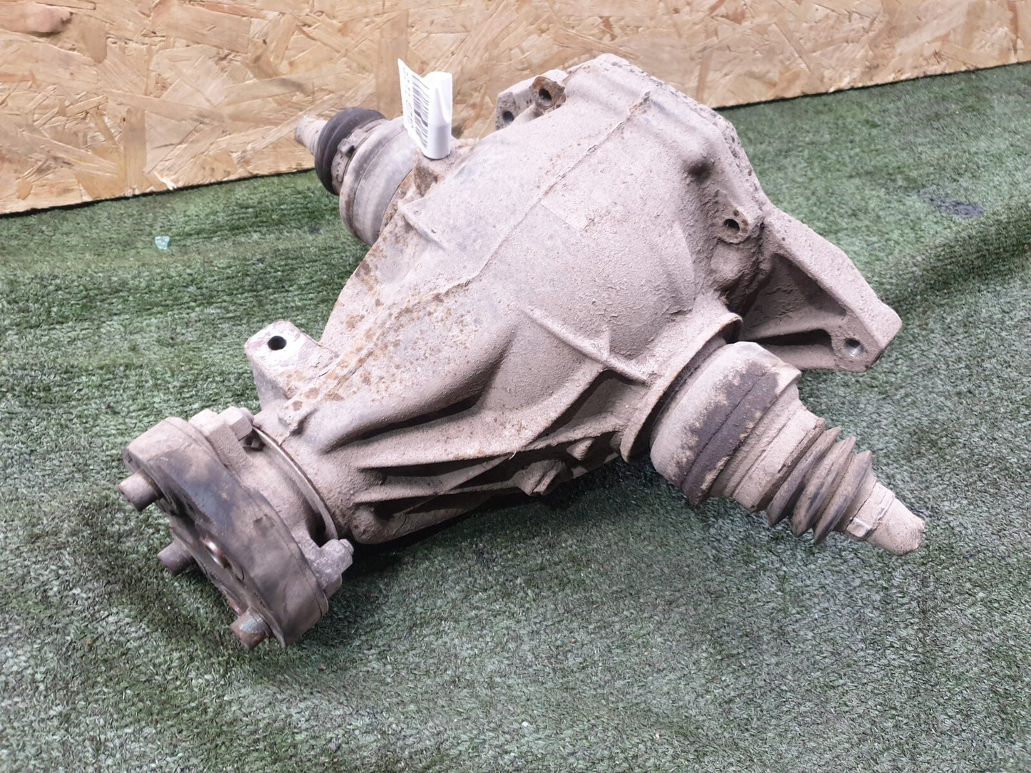 ✅2013 MERCEDES W212 AMG 2.1D REAR AXLE DIFFERENTIAL RATIO 2.47 2123507906 A141 - Image 1