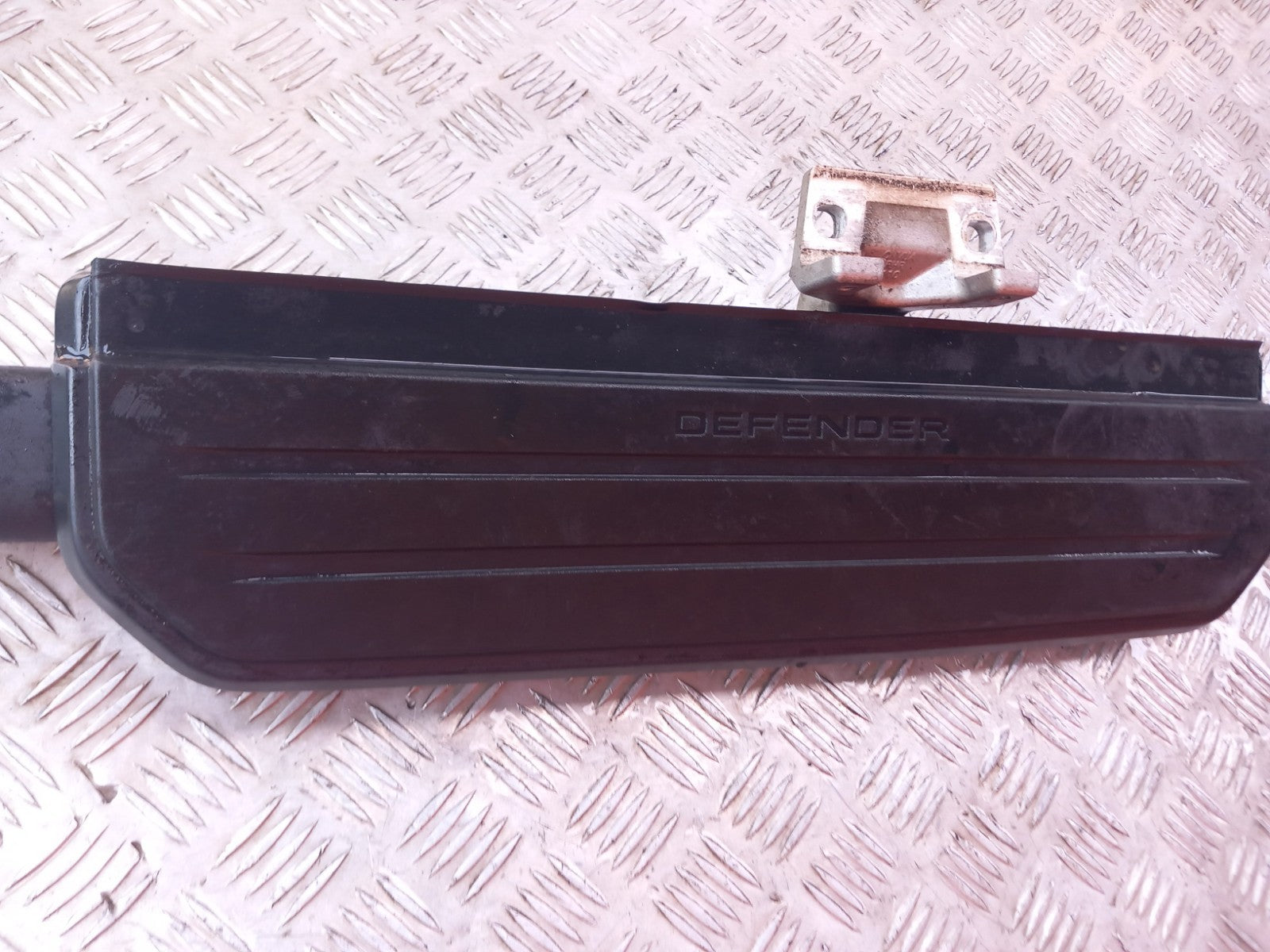 Land Rover Defender L663 3.0 Diesel 2025 Left Running Board L8BM16490CC A396 - Image 7