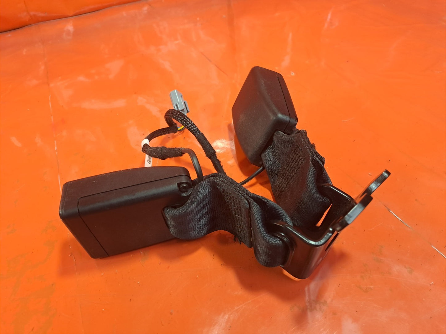 ✅2021 Renault Captur MK2 Rear Center Twin Seat Belt Buckle 878163496R A385 - Image 9
