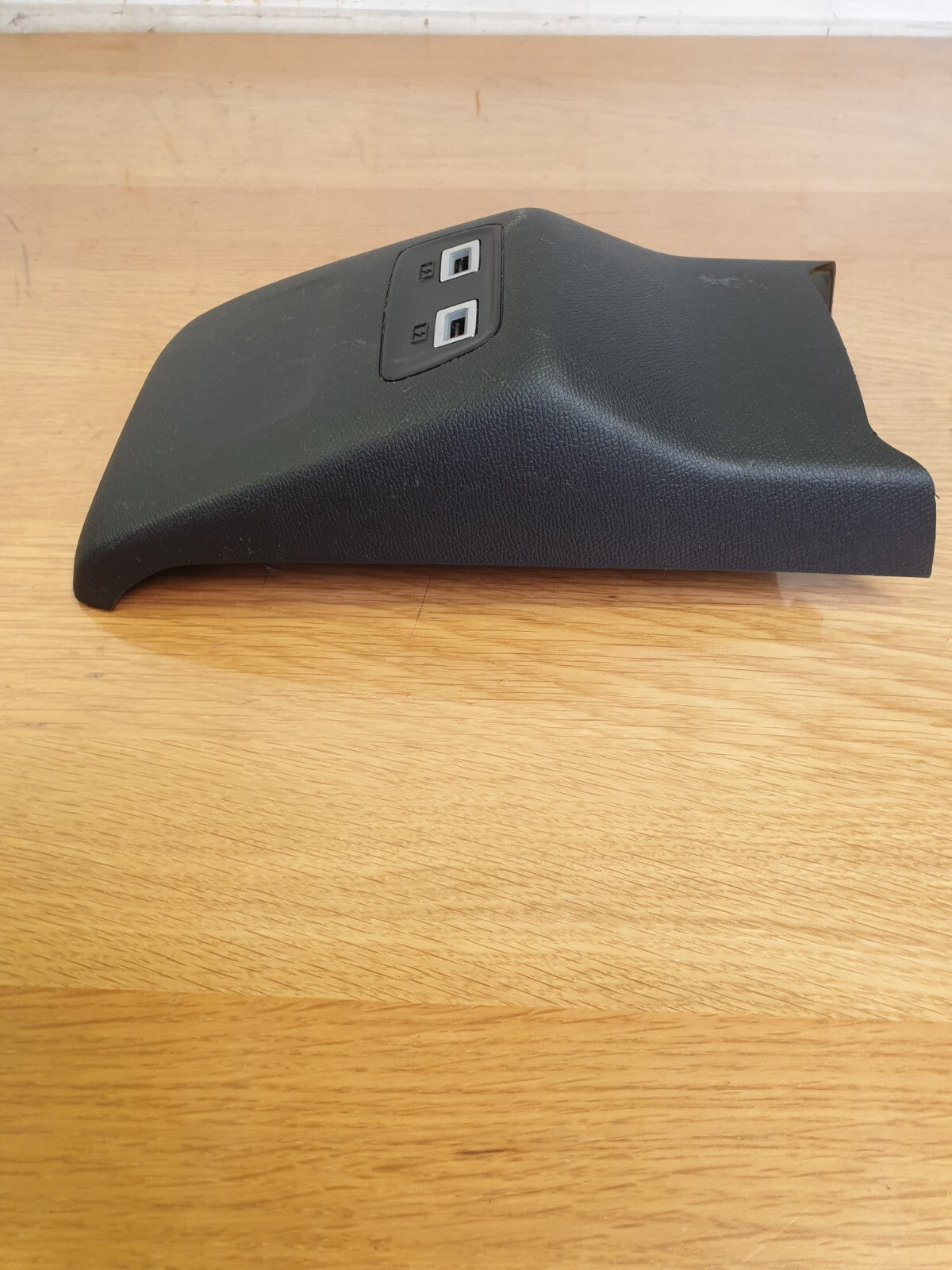 ✅2020 PEUGEOT 208 ALLURE EV USB PORTS TRIM 9824334377 Warranty A197 - Image 4