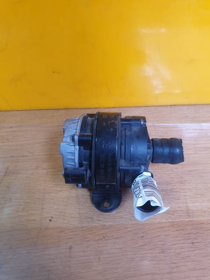 AUDI A3 E-TRON 1.4 PETROL 2015 AUXILIARY WATER PUMP 5Q0121093EM 04L965567 A204 - Image 11