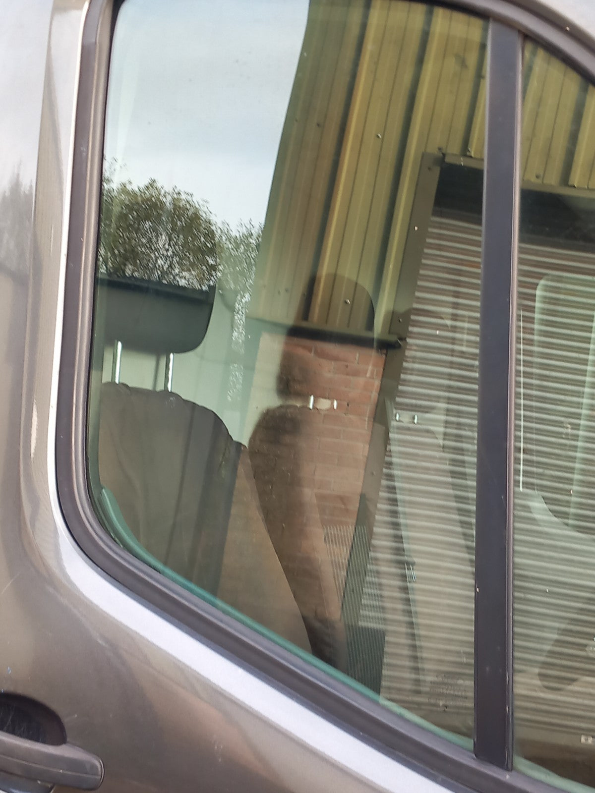 2019 Ford Transit 310 Front Right Door Window Glass BK31-V21410-A Warranty A424 - Image 3