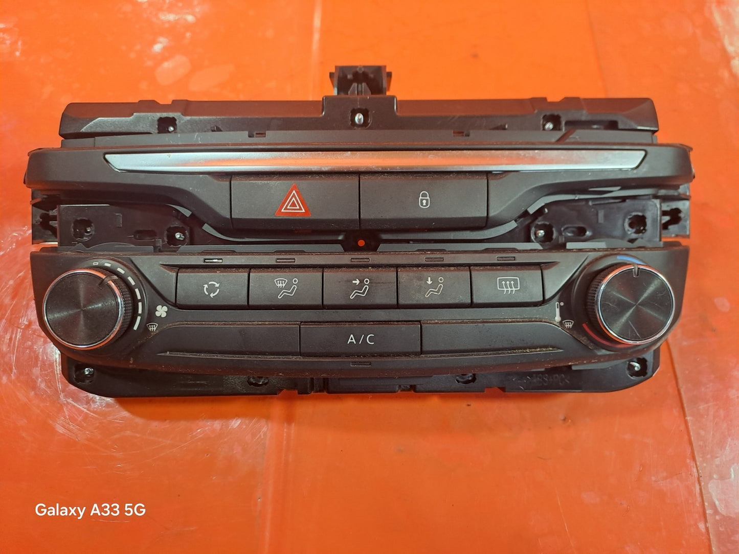 ✅PEUGEOT 308 1.5 DIESEL 2019 HEATER CLIMATE CONTROL PANEL SWITCH 98177994ZD A309 - Image 1