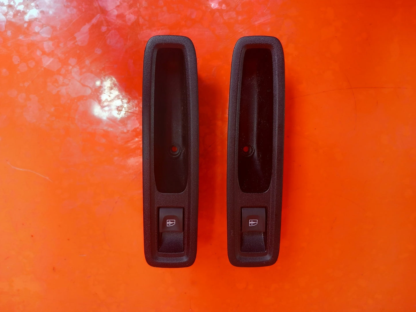 Dacia Jogger 1.0 Petrol 2024 Rear Electric Window Switches Pair 829604081R A391 - Image 2