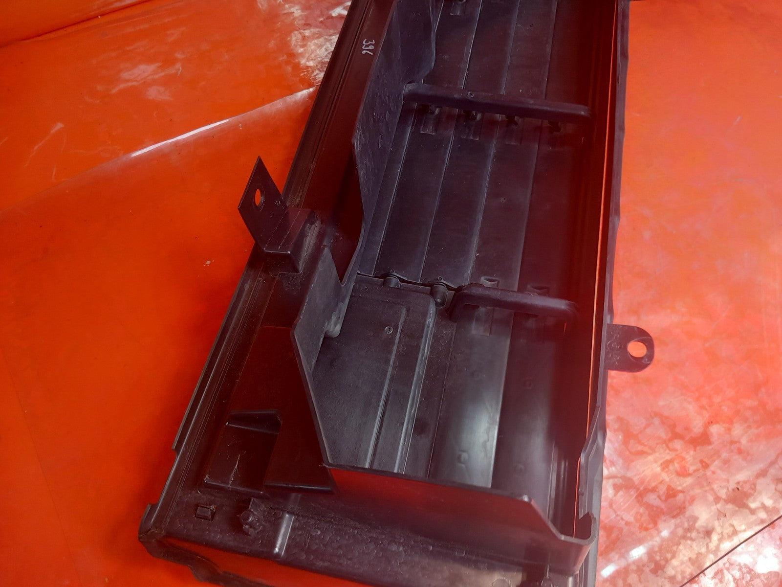 2025 Land Rover Defender L663 Front Grill Shutter L8B2-8475-AC Warranty A396 - Image 6