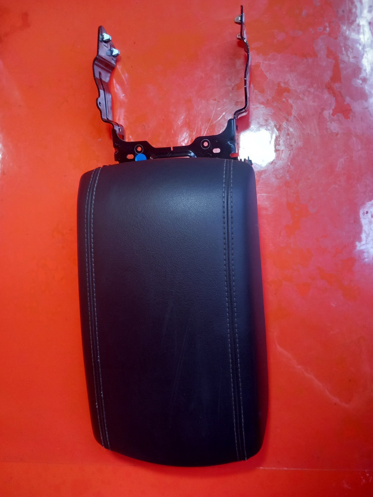 2019 Ford Galaxy MK3 Zetec Centre Console Leather Armrest EM2B-R045C74-ARW A345 - Image 2