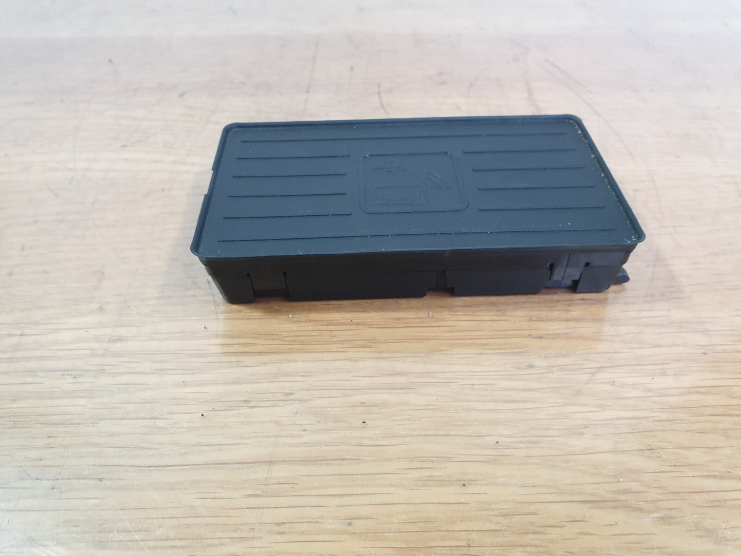 SEAT Arona Fr Tsi 1.0 Petrol 2019 ANTENNA WIRELESS CHARGING MODULE 81A035502 - Image 5