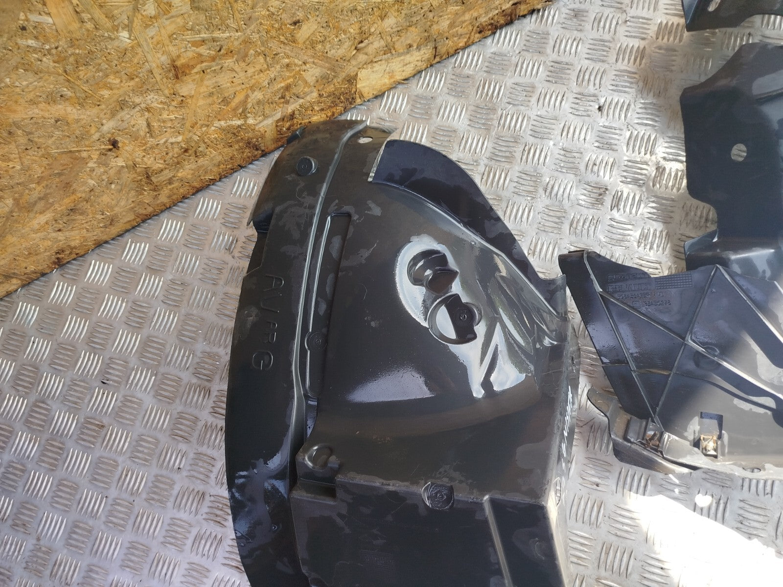 ✅Renault Trafic III Sl27 Sport 2016 1.6 Diesel FRONT LEFT WHEEL ARCH LINER A256 - Image 5