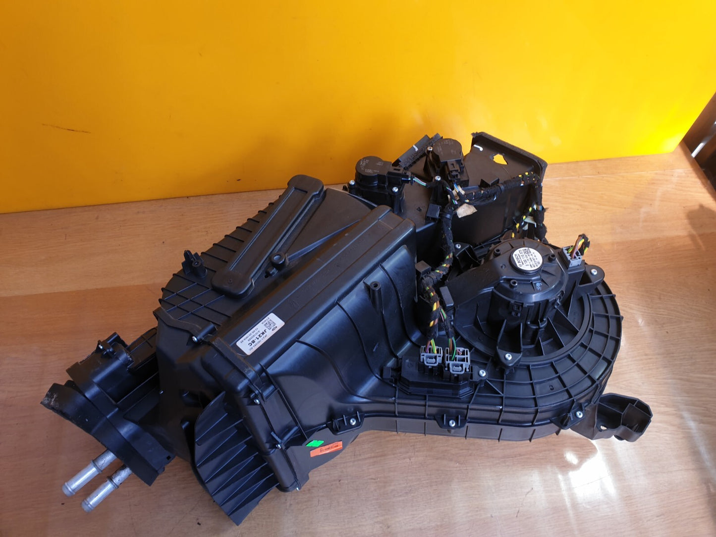 ebay-src:https://i.ebayimg.com/00/s/mtiwmfgxnjaw/z/eryaaoswy0fmknni/$_57.jpg
