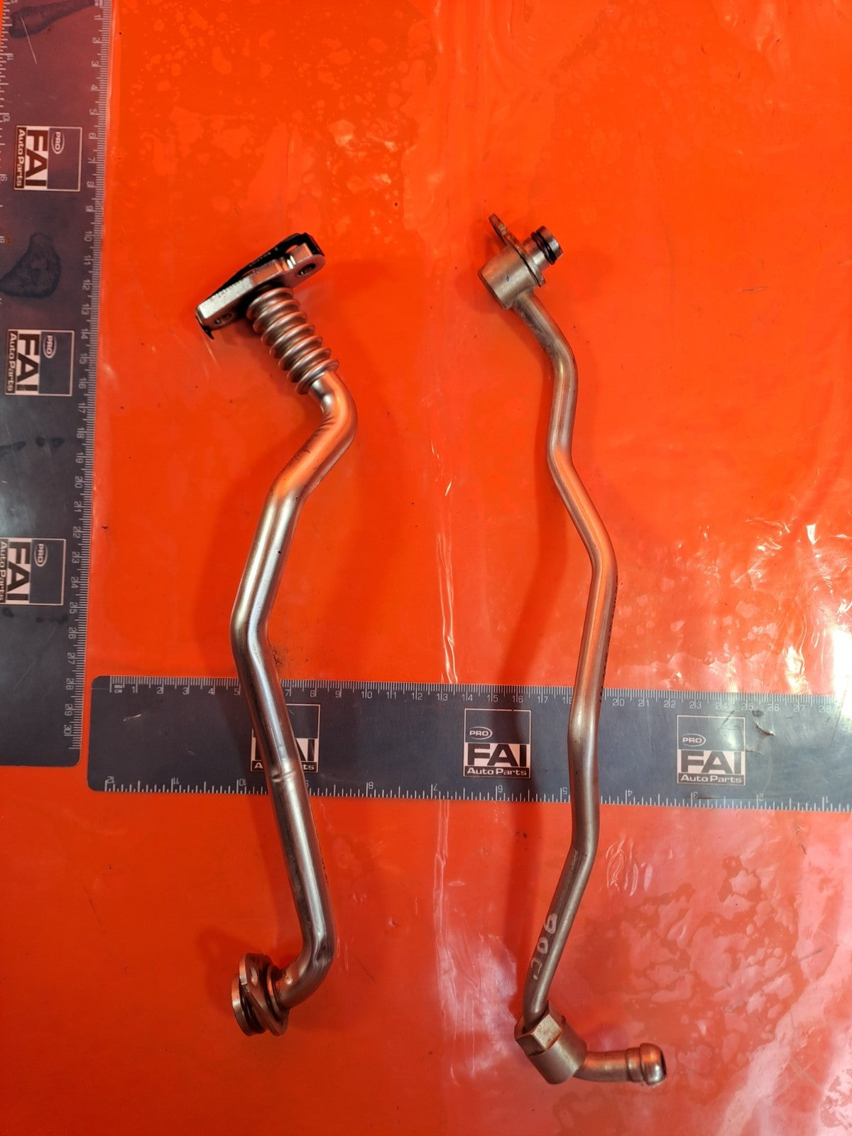 ✅FORD TOURNEO CONNECT VW CADDY 2.0 DIESEL 2024 OIL FEED PIPES 05L145736B A366 - Image 9