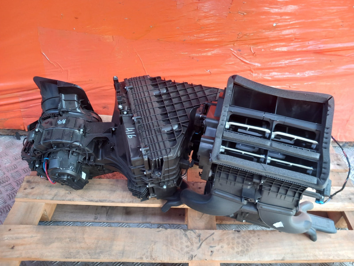 2023 VW Transporter ST-Line 2.0 Diesel Heater Matrix Box Warranty A416 - Image 1