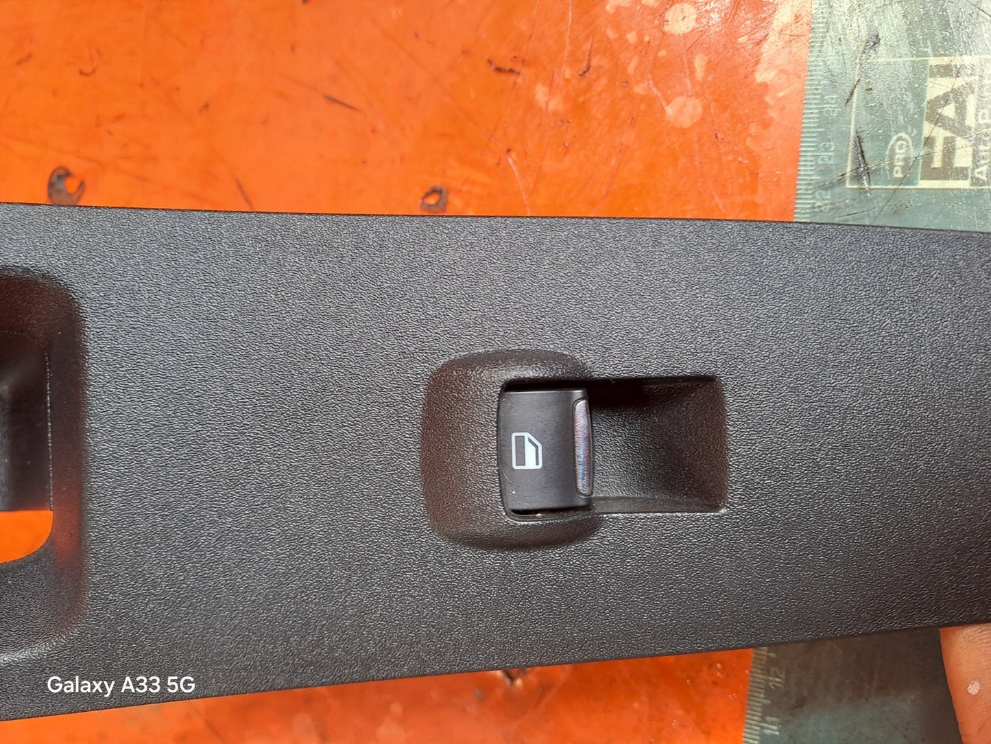 ✅FORD GALAXY ZETEC 2.0 DIESEL 2017 REAR LEFT WINDOW CONTROL SWITCH EM2B14A564BDW - Image 3