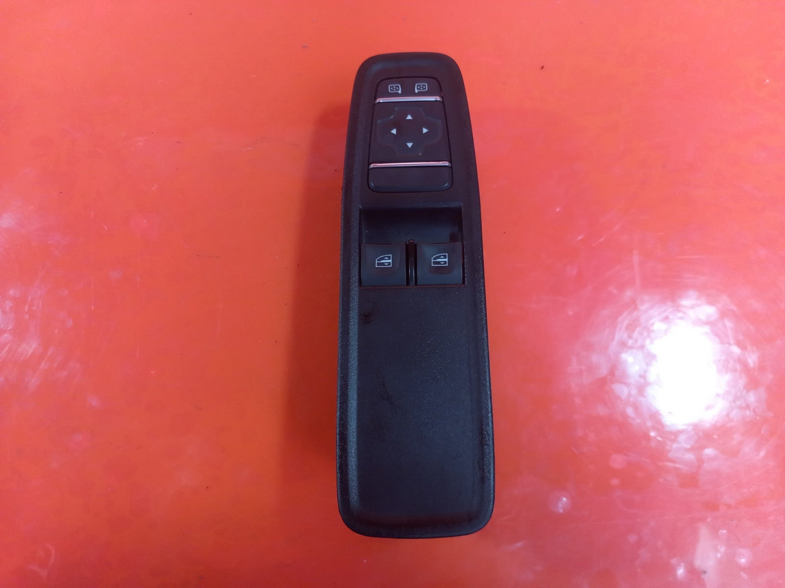 ebay-src:https://i.ebayimg.com/00/s/mtiwmfgxnjaw/z/lwgaaeswcqtql9o3/$_57.jpg