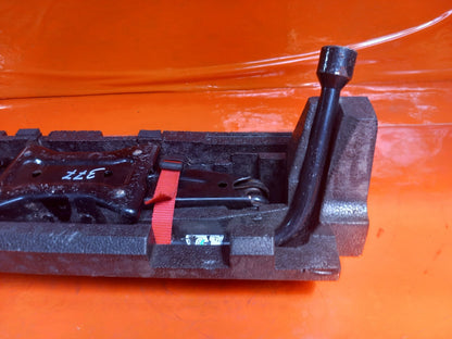 Ford Tourneo Custom 2.2 Diesel 2015 Jack Tool Kit Warranty A377 - Image 5