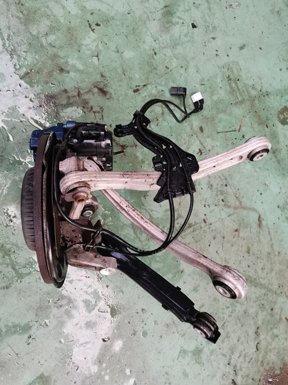 MERCEDES C200 W205 2.0 PETROL 2015 REAR RIGHT SUSPENSION LEG A2054232098 A048 - Image 3