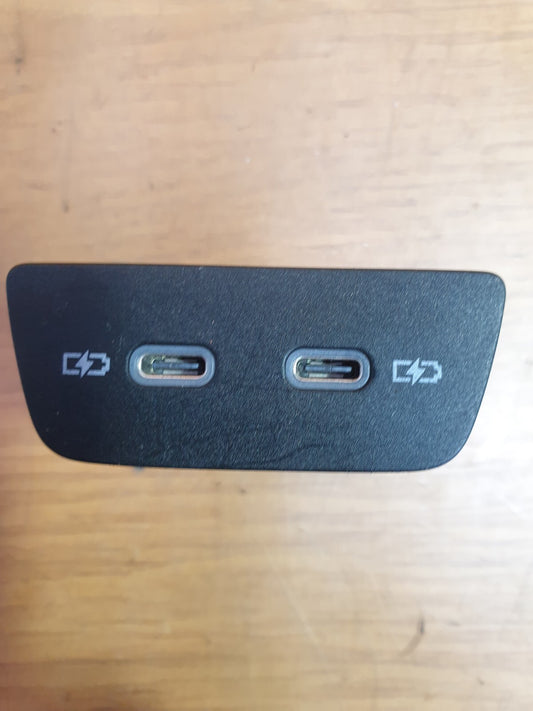 ✅2021 VW GOLF MK8 REAR DOUBLE USB CHARGING PORT TYPE C 2G6035954 + WARRANTY - Image 1