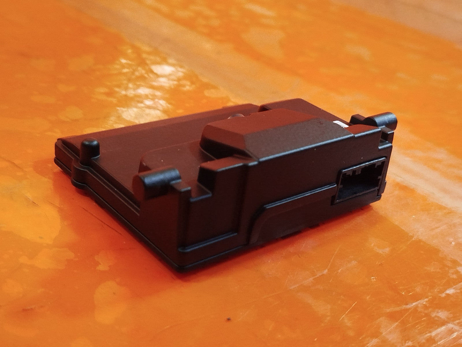 ebay-src:https://i.ebayimg.com/00/s/mtiwmfgxnjaw/z/6-maaeswszlpd3jz/$_57.jpg