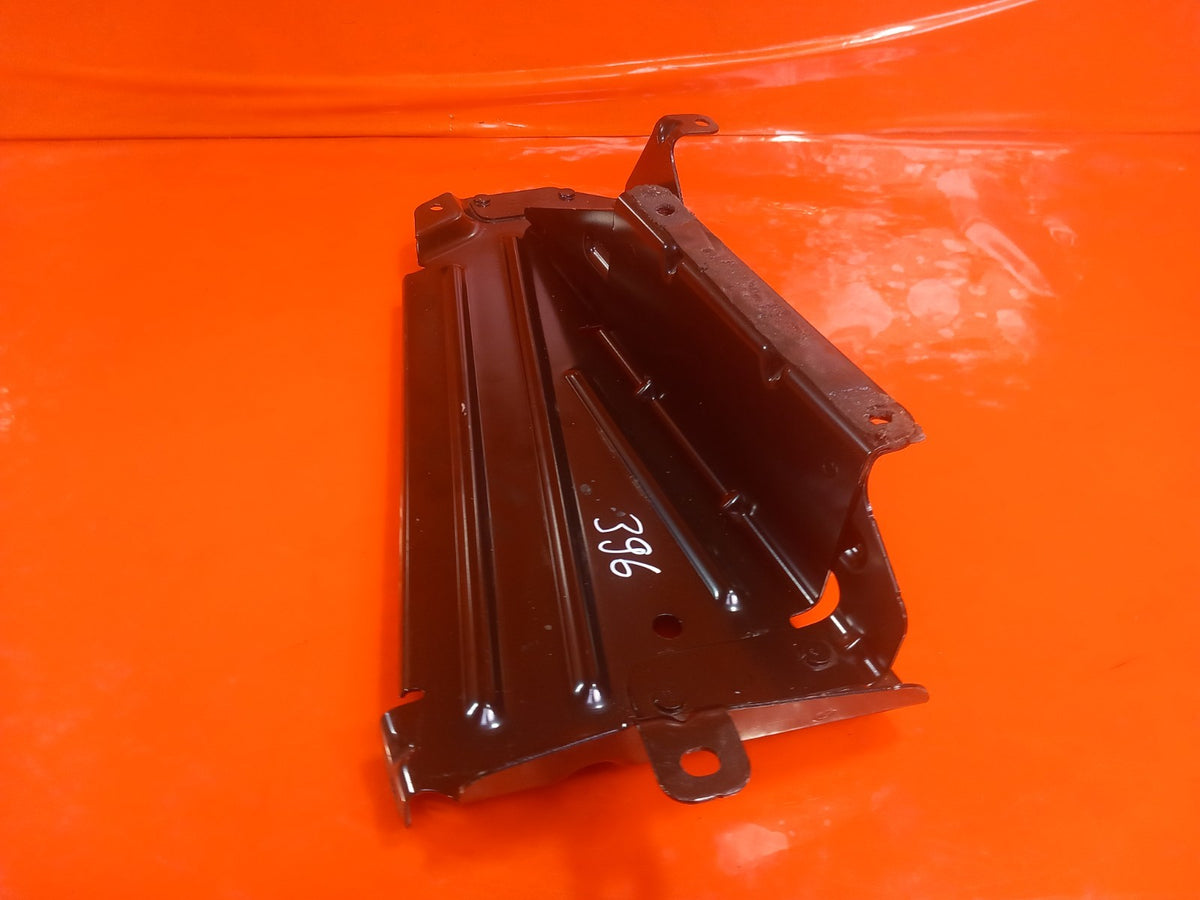 2025 LR Defender L663 Air Suspension Compressor Bottom Mount S8B2-2882-AB A396 - Image 3