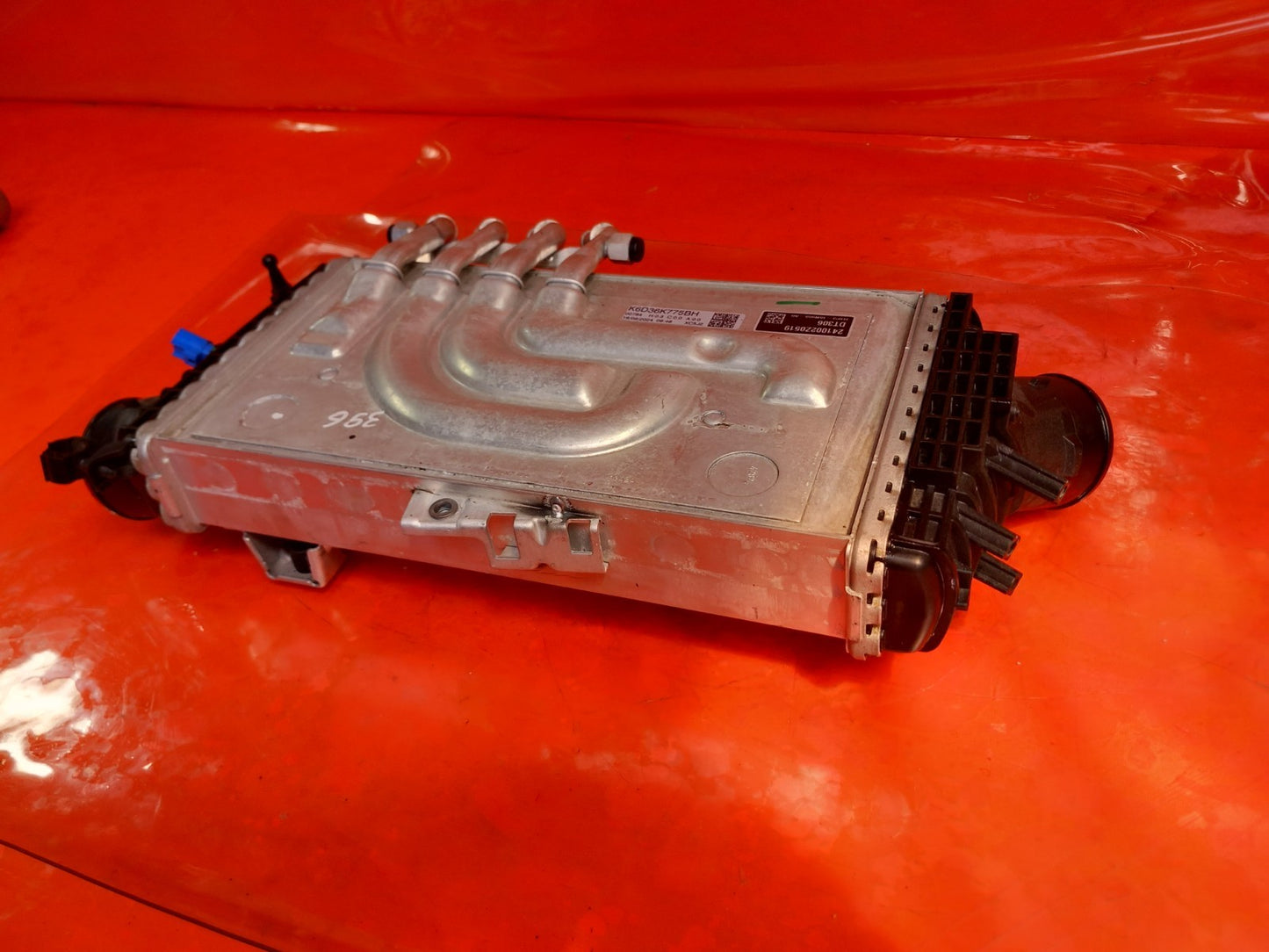 Land Rover Defender L663 3.0 Diesel 2025 Intercooler Radiator K6D36K775BH A396 - Image 9