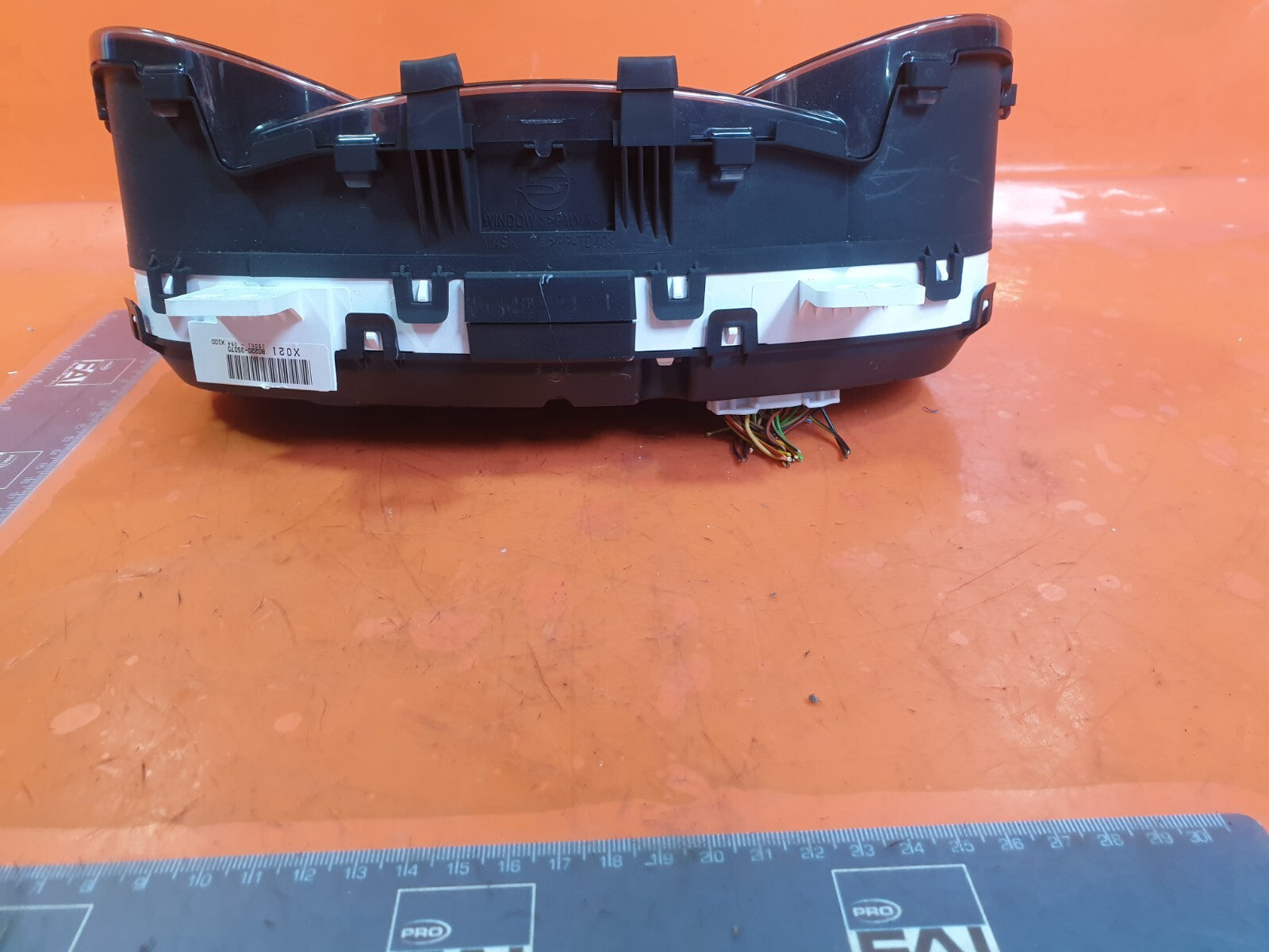 SSANGYONG TIVOLI ELX 1.6 PETROL 2015 SPEEDOMETER INSTRUMENT CLUSTER 80220-35070 - Image 2