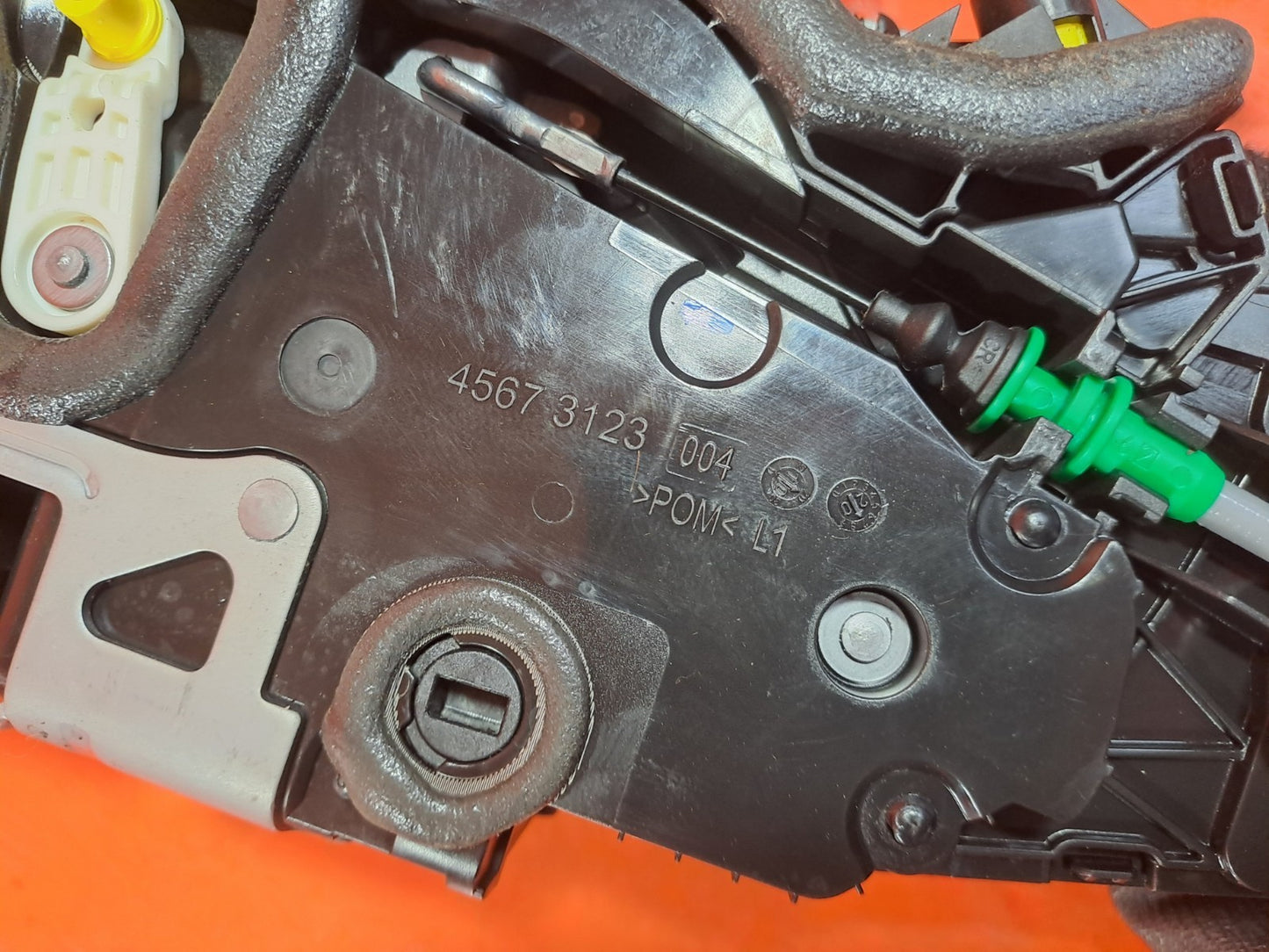 ebay-src:https://i.ebayimg.com/00/s/mtiwmfgxnjaw/z/agcaaeswvprqbdcw/$_57.jpg