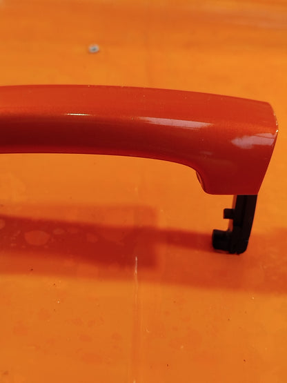 ✅RENAULT CLIO V 1.6 PETROL 2025 FRONT EXTERIOR DOOR HANDLE ORANGE Warranty A331 - Image 3