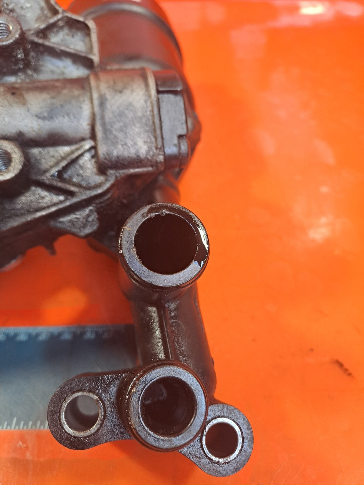 ✅2013 Mercedes E Class W212 2.1D Oil Filter Housing & Cooler A6511800665 A141 - Image 10