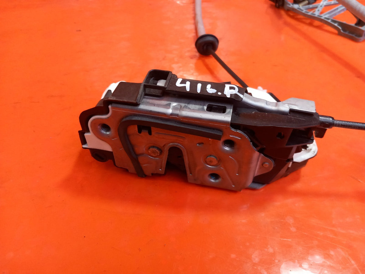 VW Transporter St-Line 2.0 Diesel 2023 Front Right Door Lock 7L1837016G A416 - Image 4