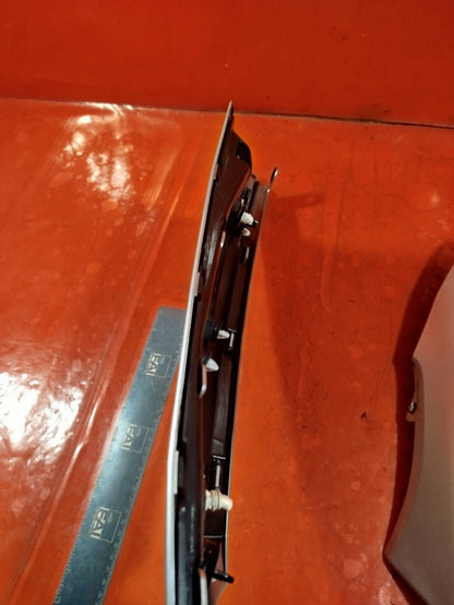 ✅Ford Transit Custom 2.0 D 2019 FRONT BODY PILLAR FINISH TRIM&REAR LEFT QUARTER - Image 11