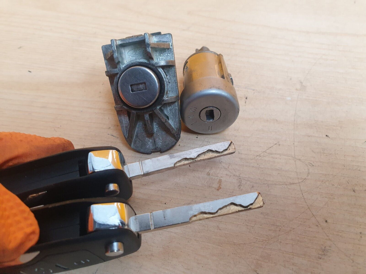 FORD GALAXY MK3 2.0 TDCI 2011 TWO KEYS DOOR LOCK AND IGNITION LOCK Warranty A023