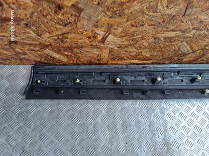✅Land Rover Discovery 2.0D 2018 FRONT LEFT DOOR MOULDING HY32-21065-AD Warranty - Image 6