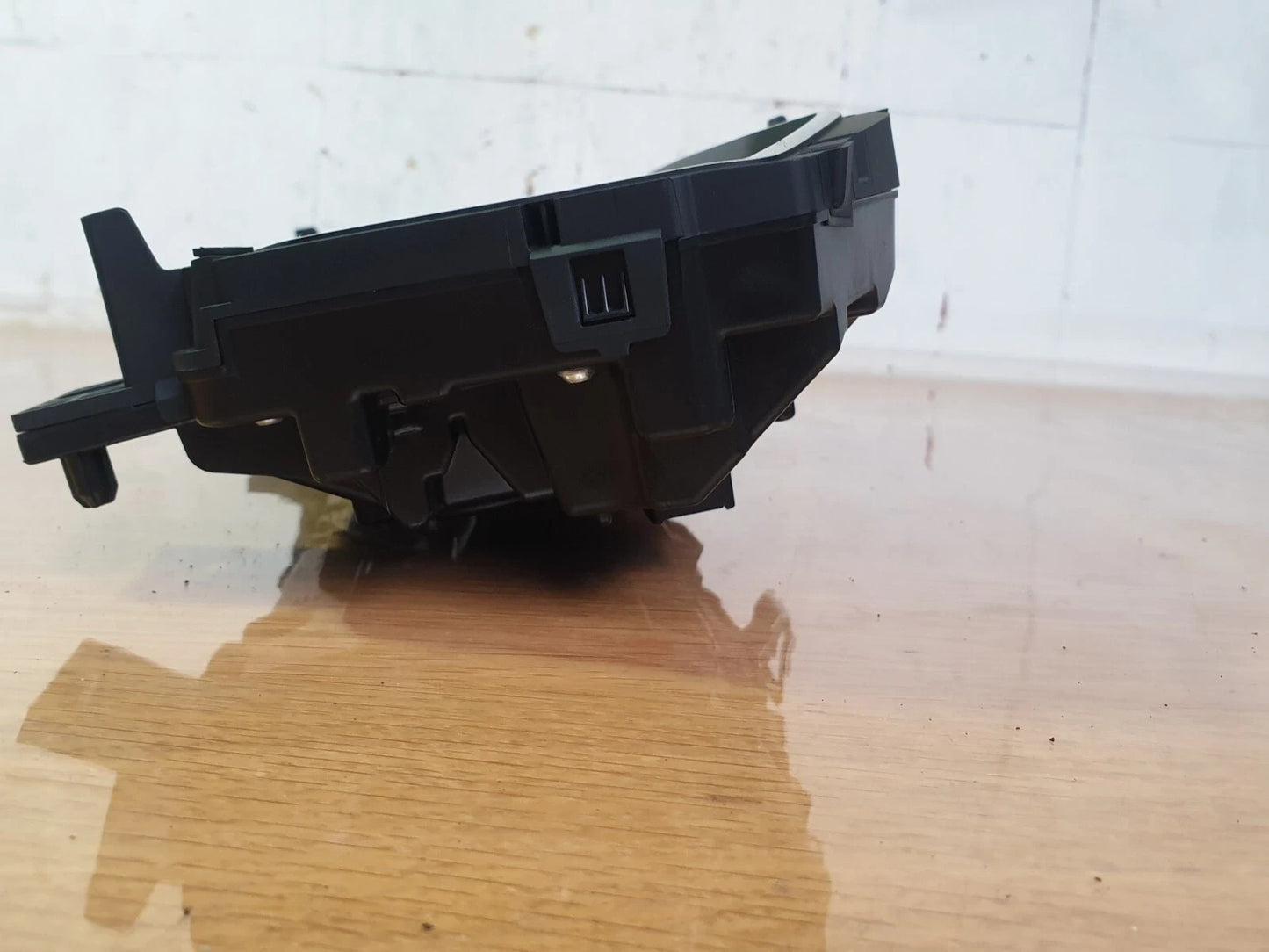 ebay-src:https://i.ebayimg.com/00/s/mtiwmfgxnjaw/z/ckoaaeswwyfqgdh8/$_57.jpg