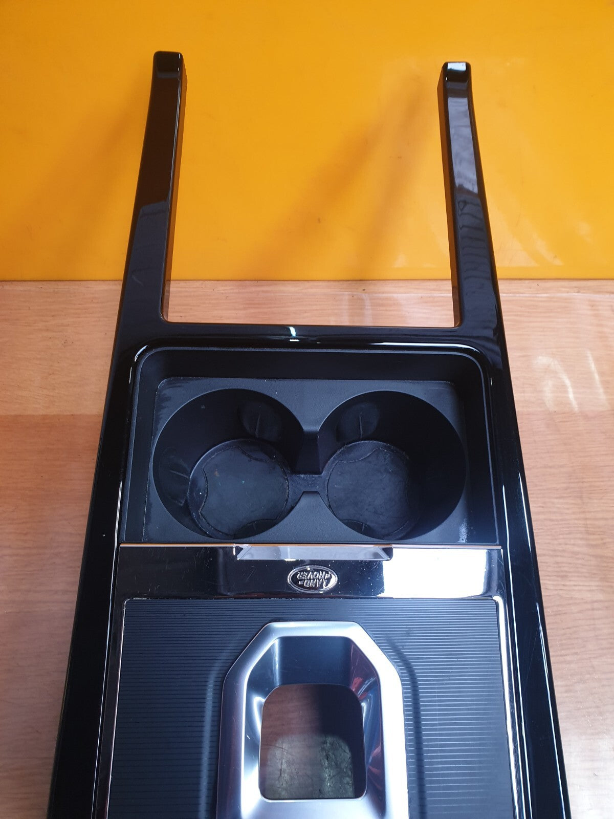 ✅2022 RANGE ROVER EVOQUE L551 CENTRE CONSOLE CUP HOLDER M8D2045H62AA + WARRANTY - Image 3