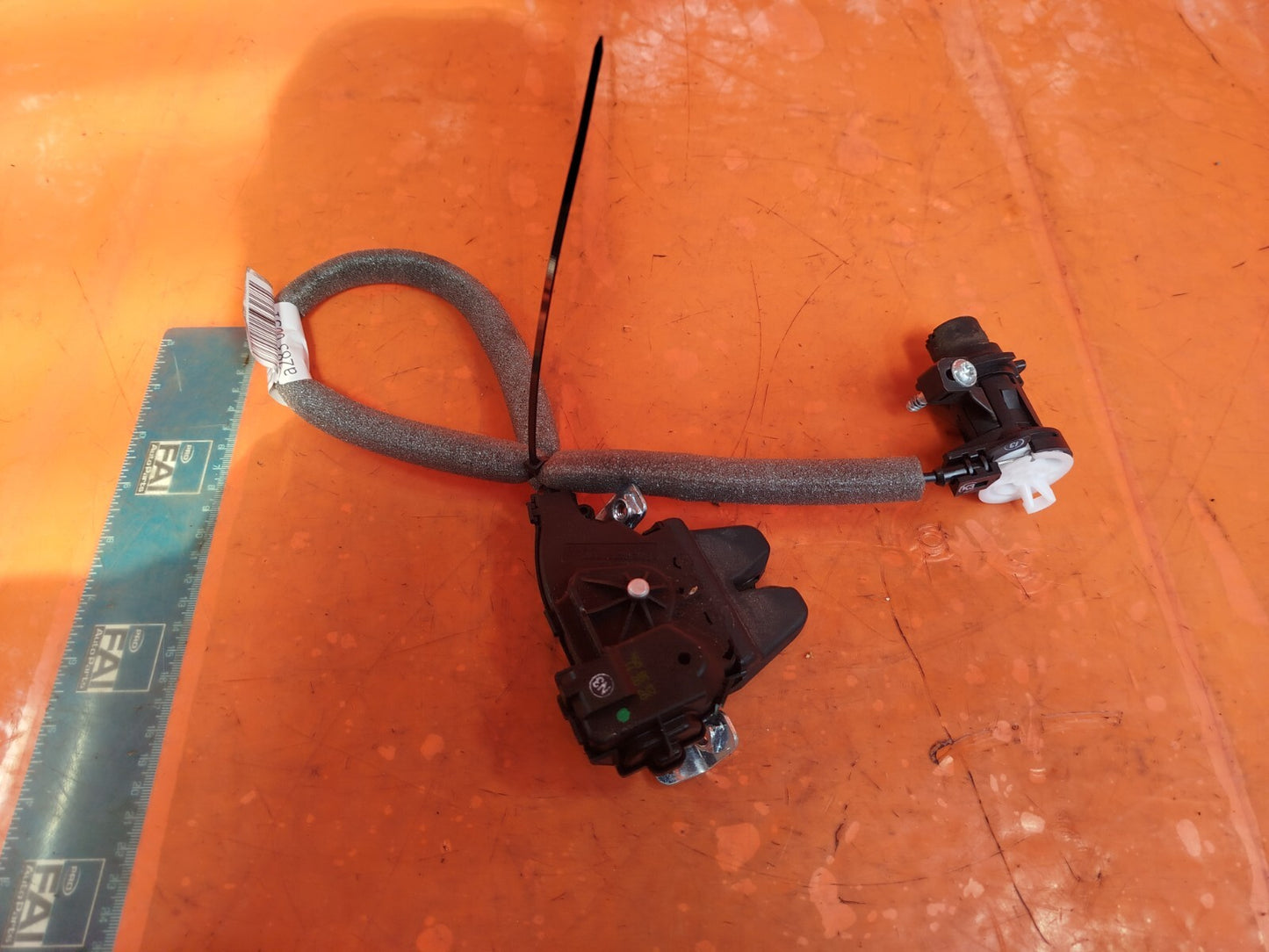 ✅MERCEDES C250 W204 2.1 DIESEL 2011 TAILGATE BOOT LID LOCK CATCH LATCH Warranty - Image 1