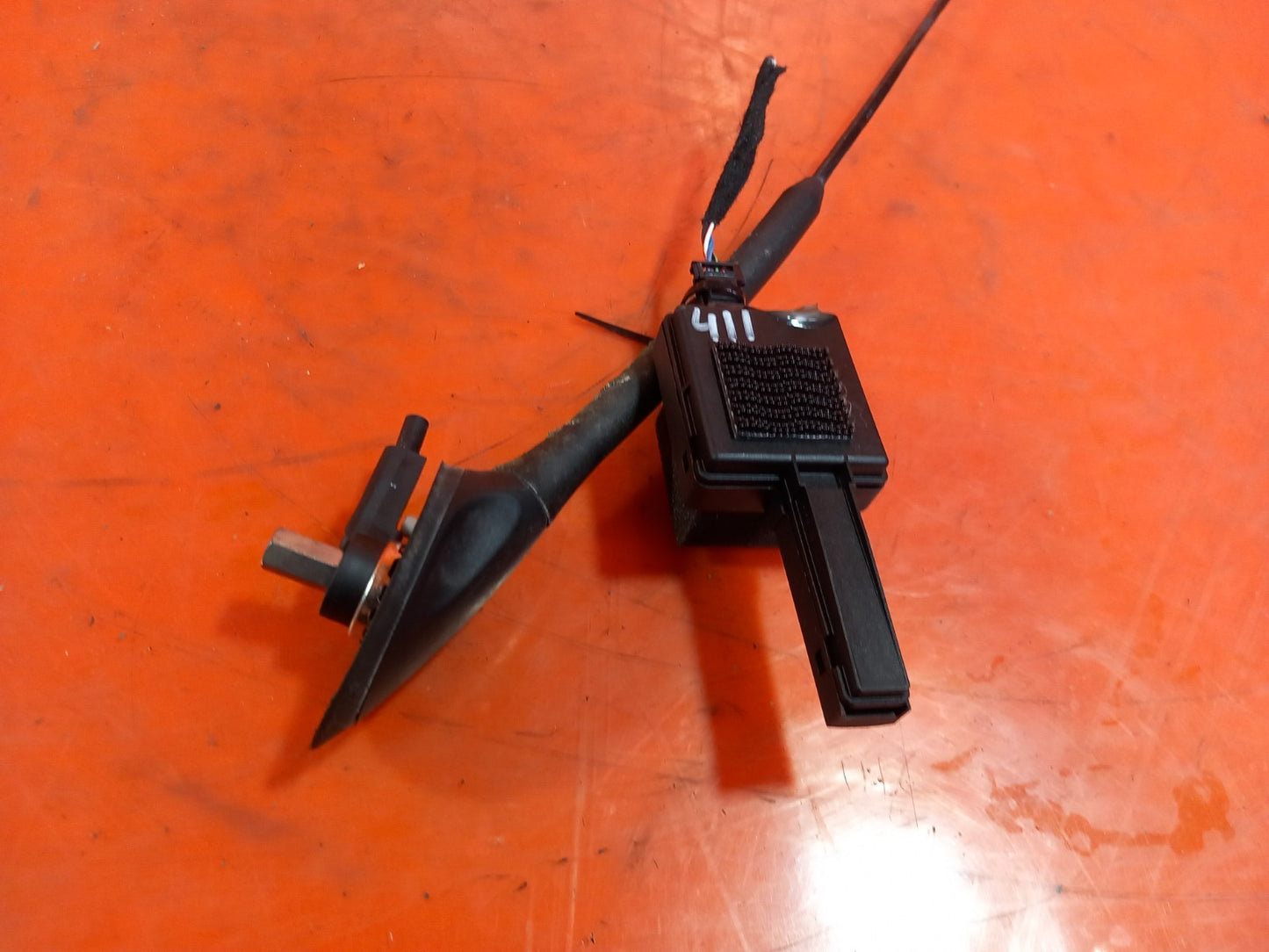 Ford Tourneo Custom 2.2 Diesel 2016 Roof Aerial Antenna AV1T18828AA A411 - Image 11