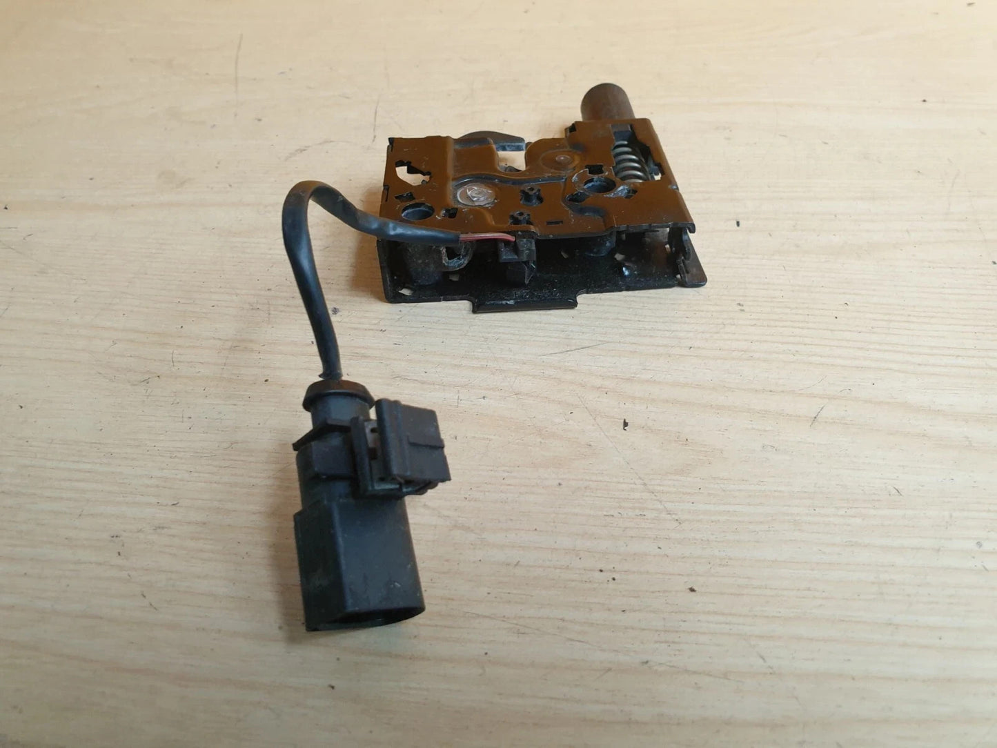 ebay-src:https://i.ebayimg.com/00/s/mtiwmfgxnjaw/z/iz8aaesw0lvp-1fa/$_57.jpg