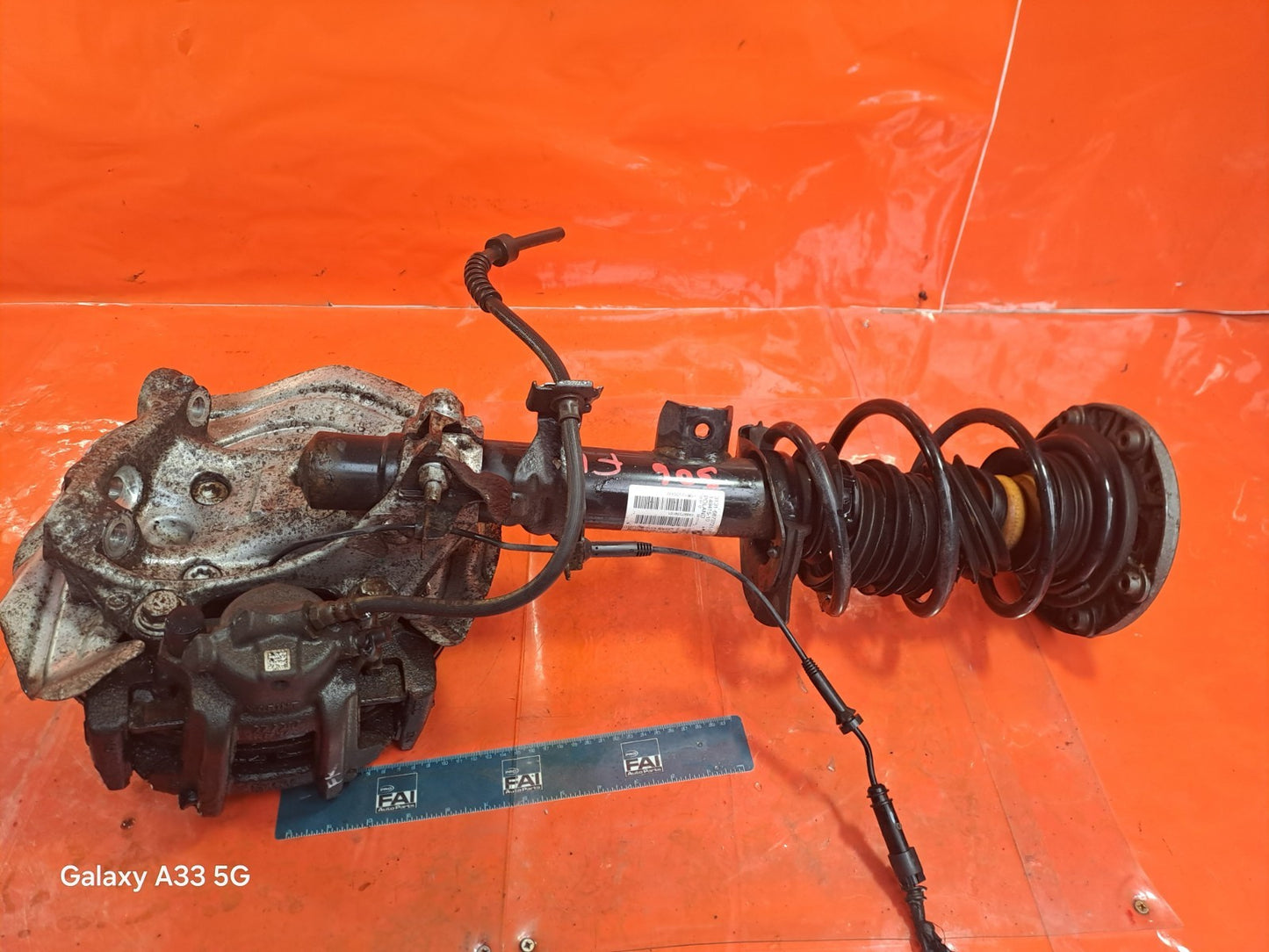 ✅BMW 218I SPORT F22 1.5 PETROL 2017 FRONT RIGHT SUSPENSION LEG HUB 6873721 A306 - Image 3