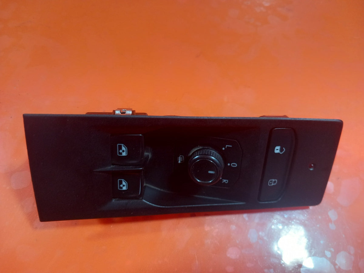 2021 VW Transporter T30 Driver Side Window Switch 7LA868247P Warranty A412 - Image 9