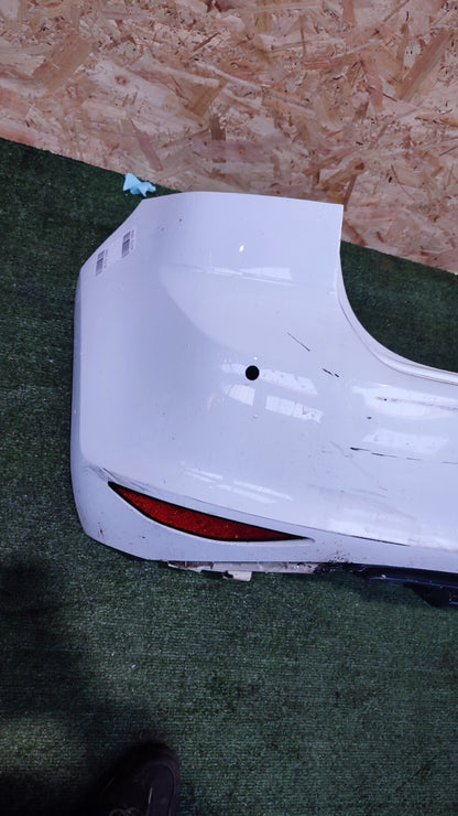 ✅VW GOLF MK7 1.4 PETROL 2015 REAR BUMPER WHITE scratches A113 - Image 6