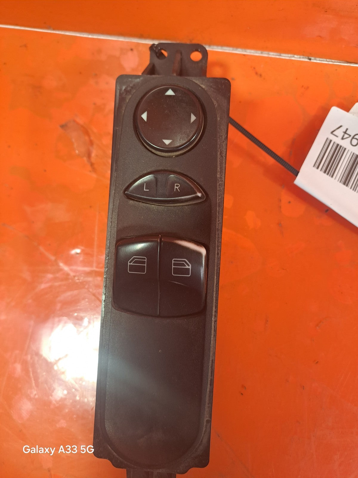 ✅Volkswagen Crafter CR35 2015 2.0 Diesel FRONT RIGHT DOOR WINDOW SWITCHES A275 - Image 3