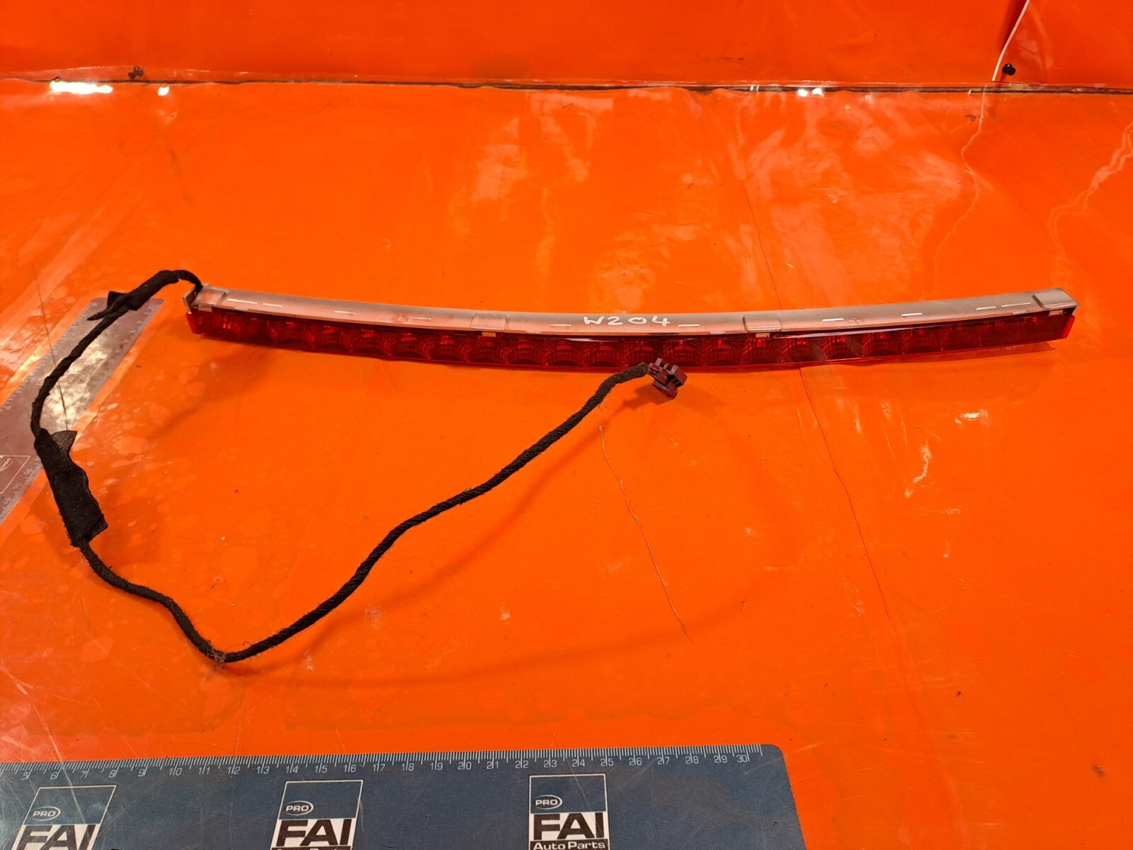 ✅2012 MERCEDES C CLASS W204 REAR THIRD BRAKE STOP BRAKE LIGHT A2049066002 A238 - Image 2