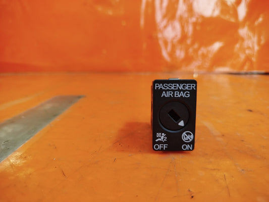 ✅CUPRA BORN V2 Ev 2023 LEFT AIRBAG DEACTIVATION CONTROL SWITCH 5Q0919237 A272 - Image 1
