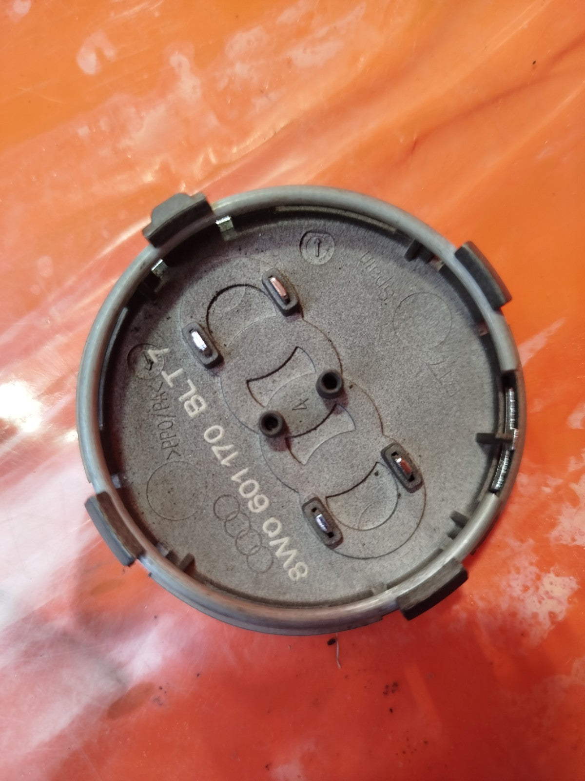 ✅AUDI Q2 ALLOY WHEEL CENTRE CAP COVER 8W0601170 + WARRANTY xAA - Image 3